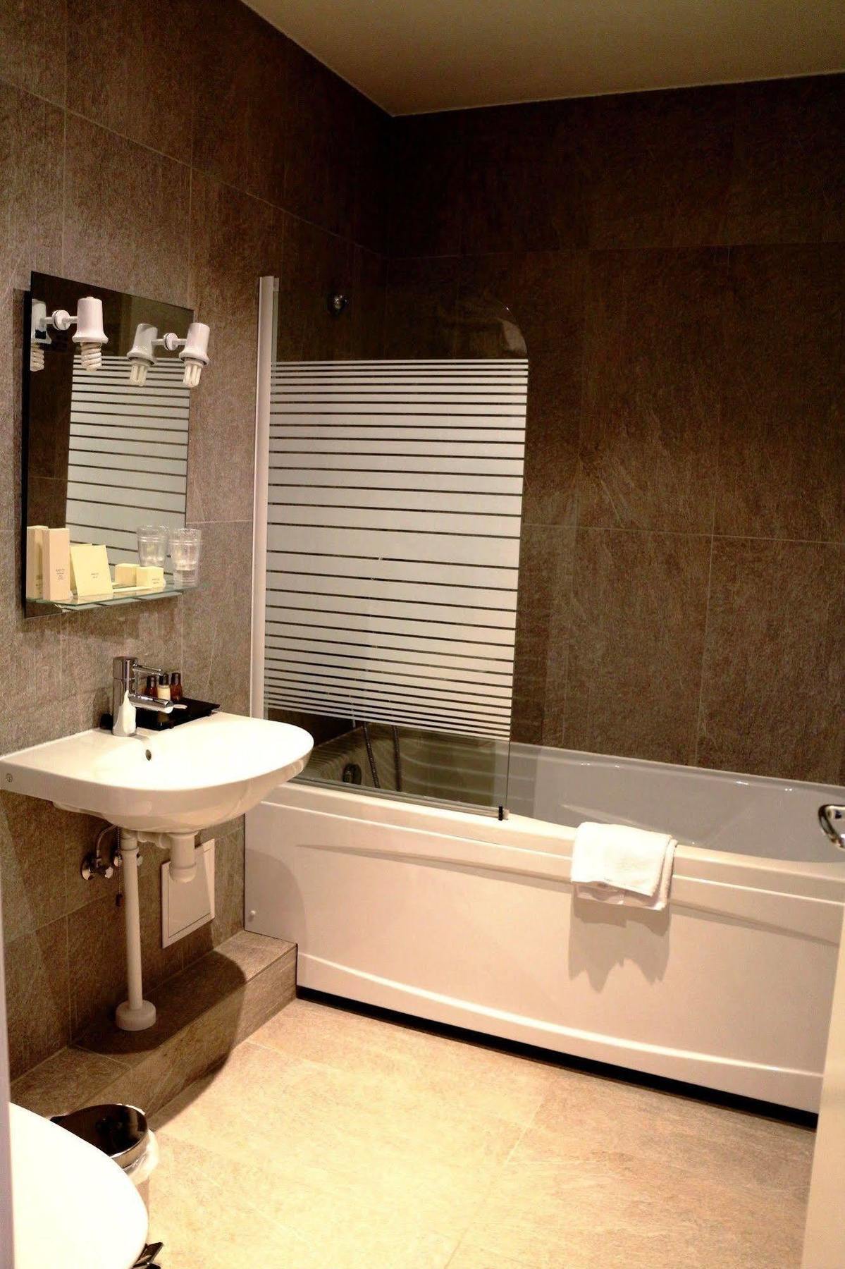 Irin Hotel Антиб Экстерьер фото